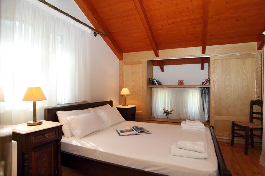 Kydonies Villas Frinion Room photo